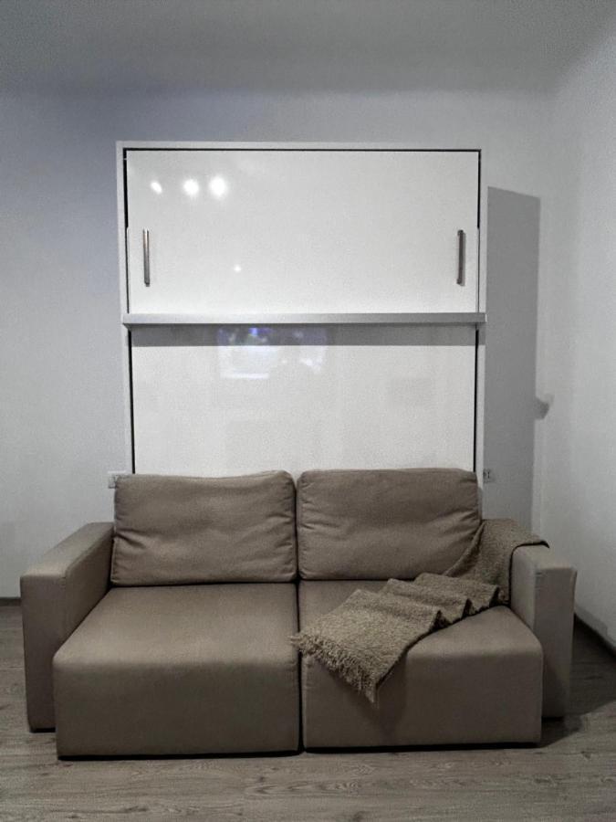 Cosy And Stylish Studio Bukarest Exteriör bild